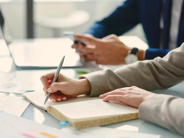 Werkoverleg vastleggen in verslagen en actiepunten